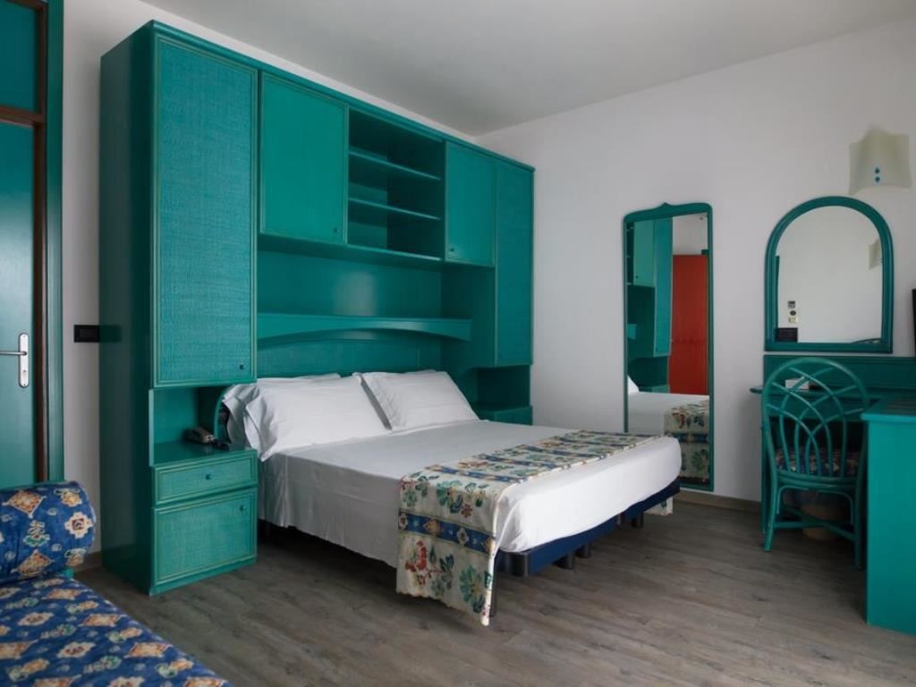 rooms-standard-room-with-balcony