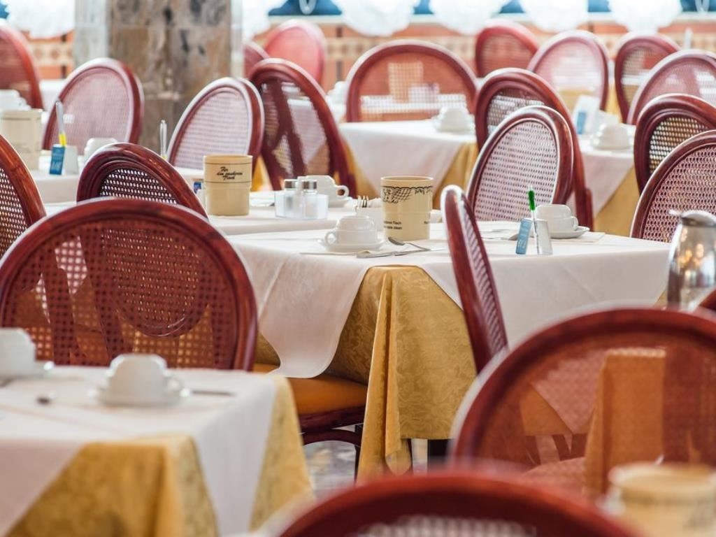 restaurants-restaurant