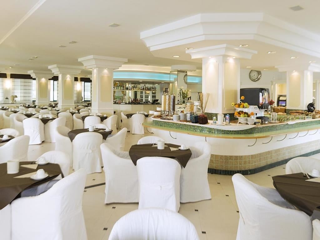 restaurants-restaurant