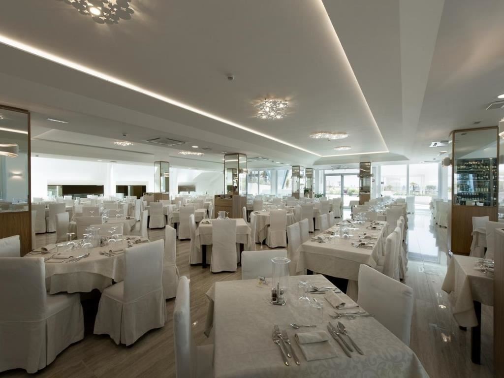 restaurants-restaurant