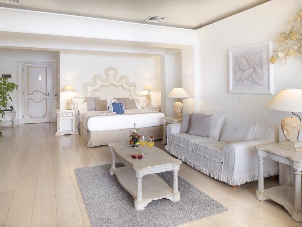 rooms-junior-suite-frontal-sea-view-with-balcony-or-terrace