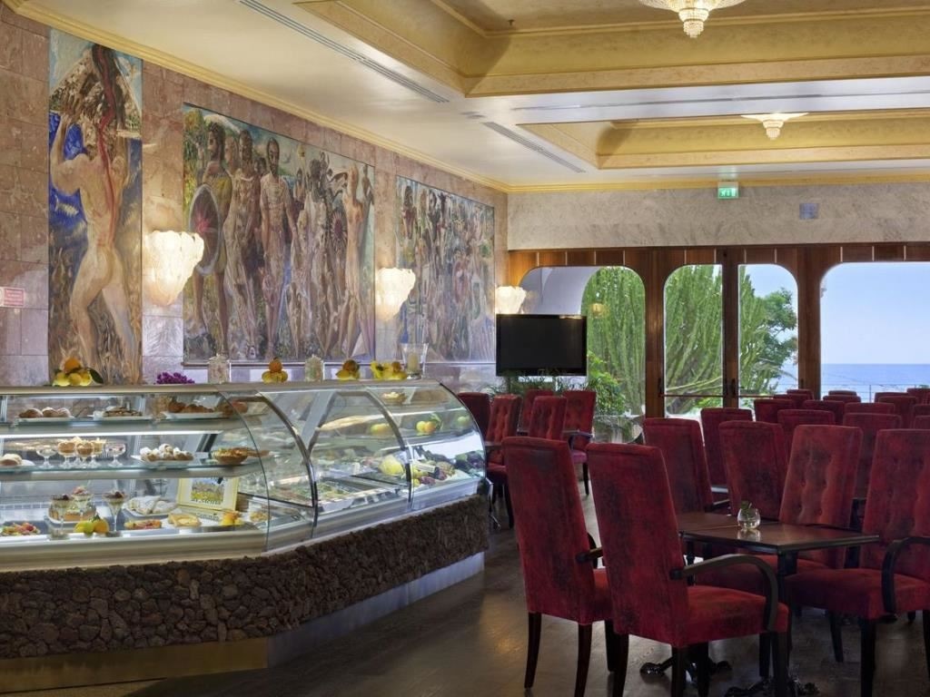 restaurants-restaurant