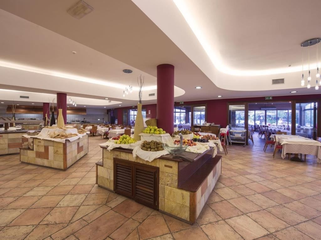 restaurants-restaurant