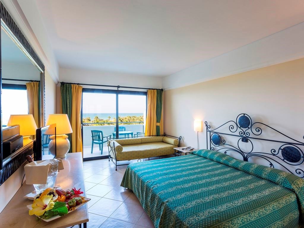 rooms-sea-view-room-with-balcony-or-terrace