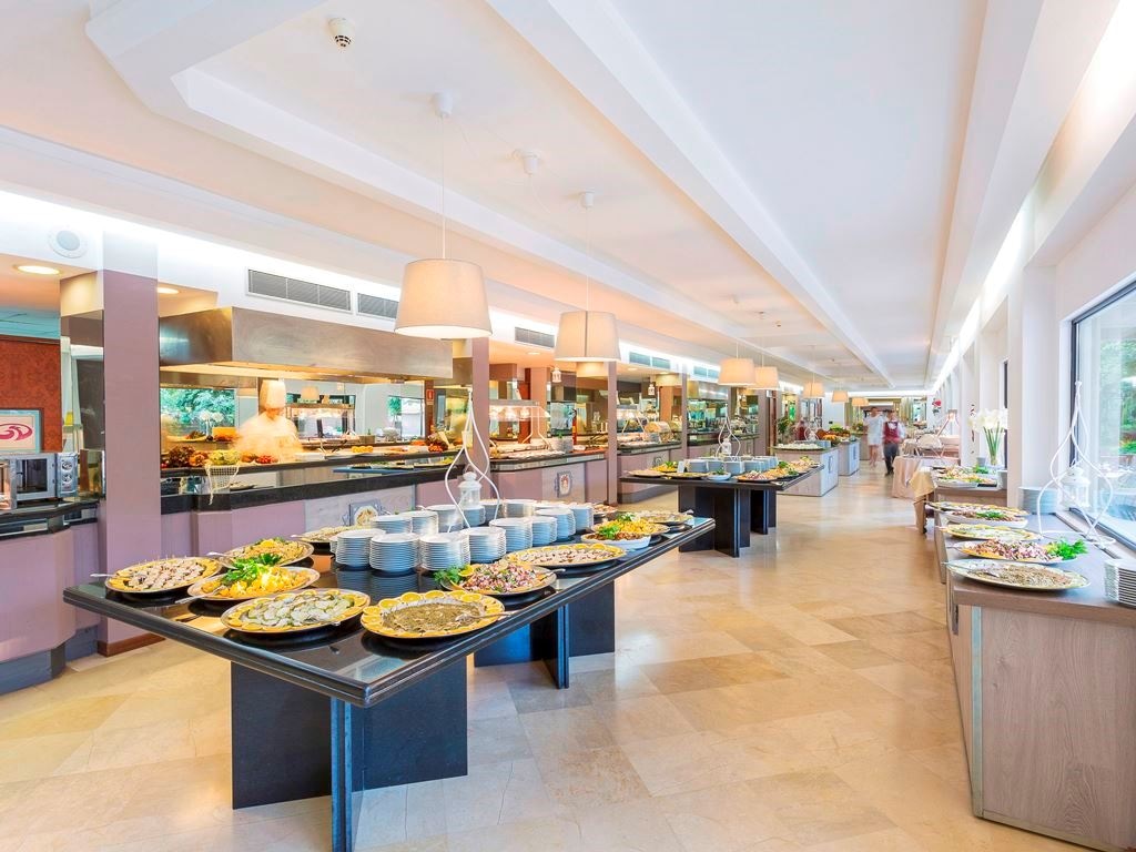 restaurants-restaurant