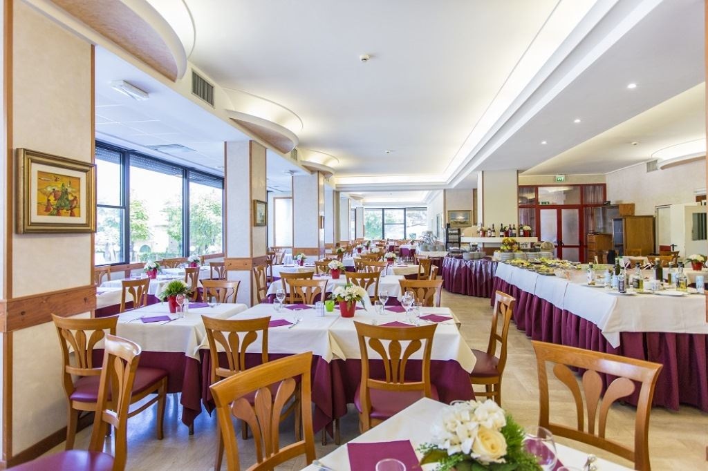 restaurants-restaurant