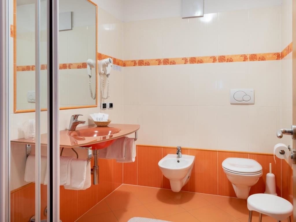 rooms-standard-room-with-balcony-with-family-plan-special-offer