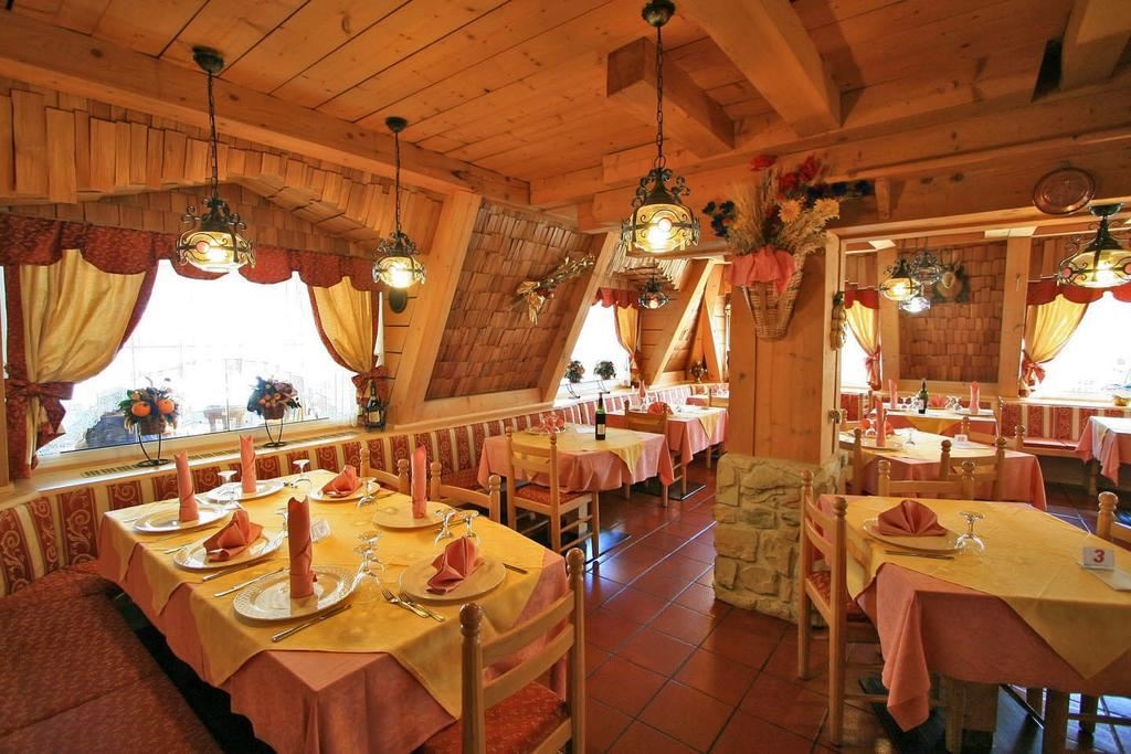 restaurants-chalet-alaska