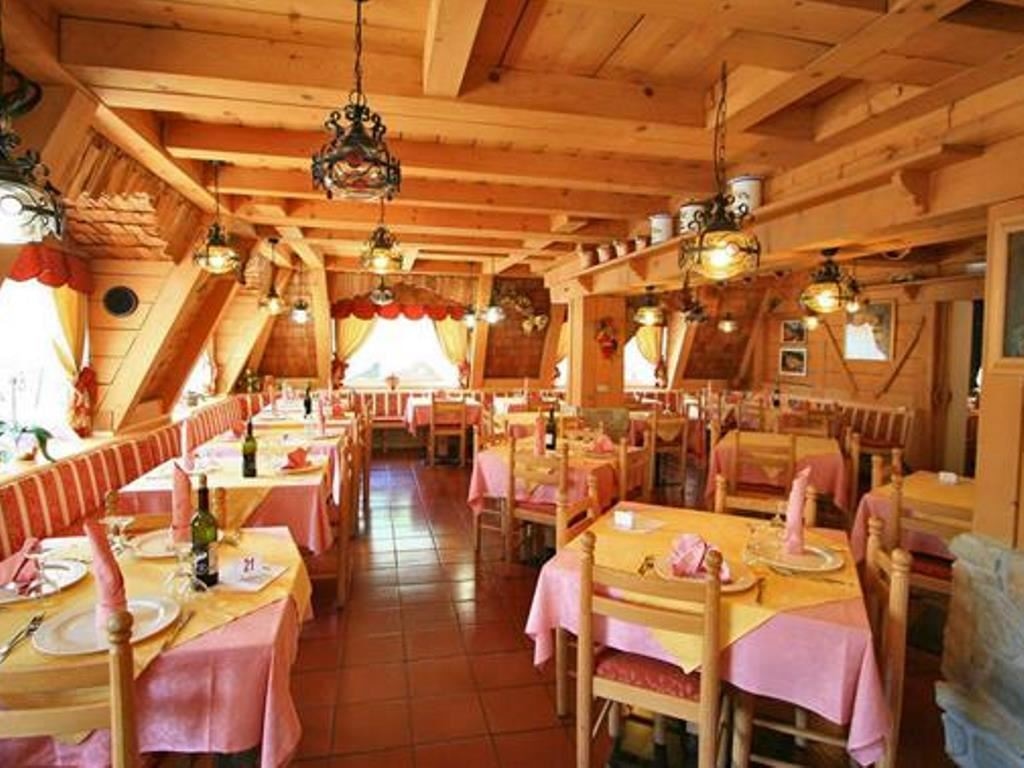 restaurants-chalet-alaska