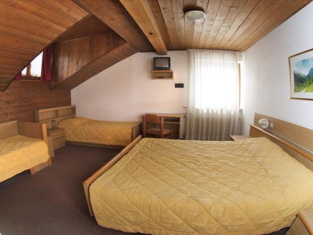 rooms-standard-room-4-pax