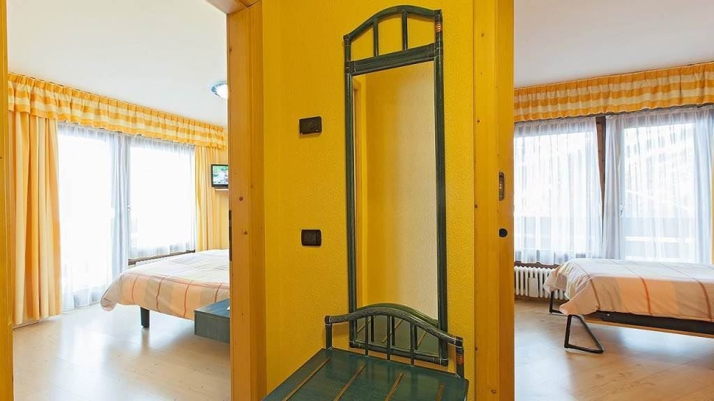 rooms-economy-room-4-pax