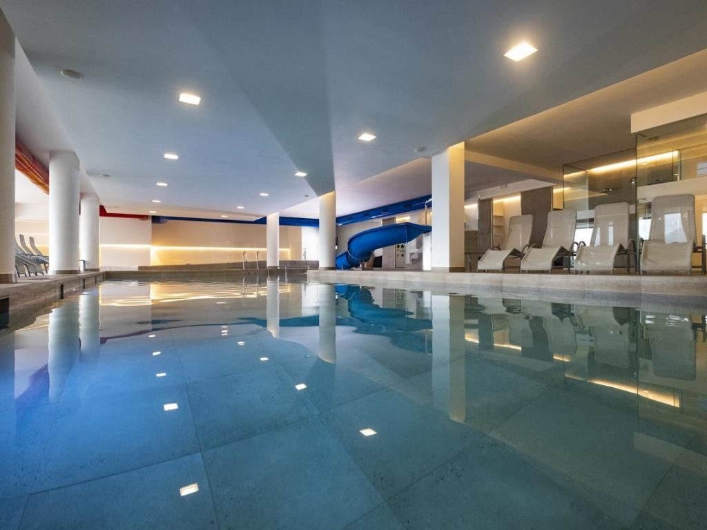 pools-indoor-pool