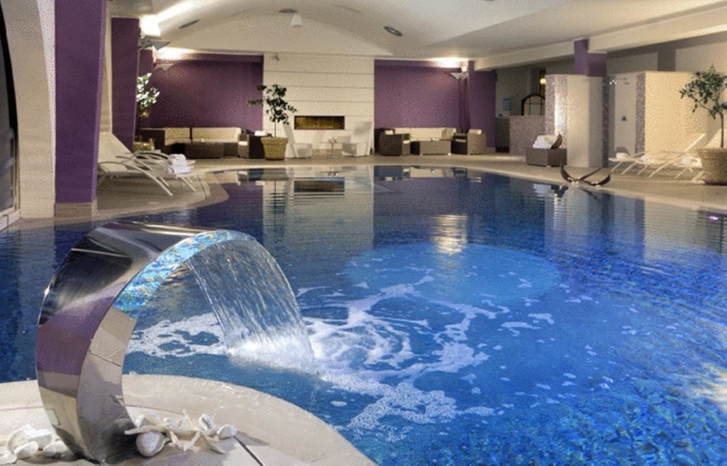 pools-indoor-pool