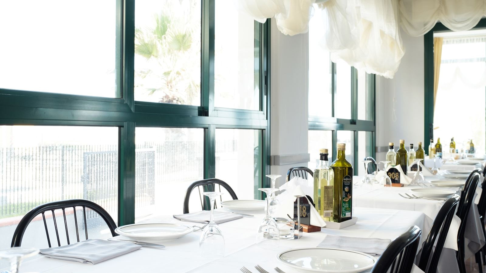 restaurants-restaurant