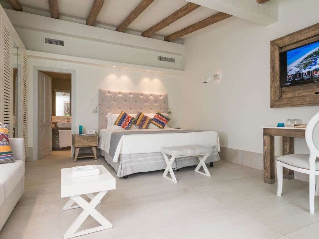 rooms-deluxe-bungalow-garden-view-with-patio