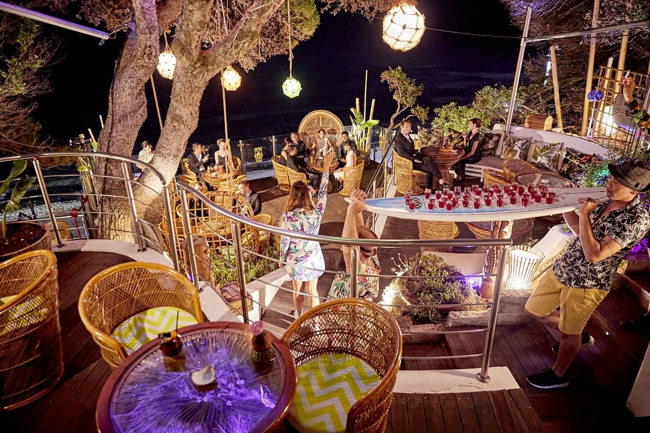 restaurants-restaurant