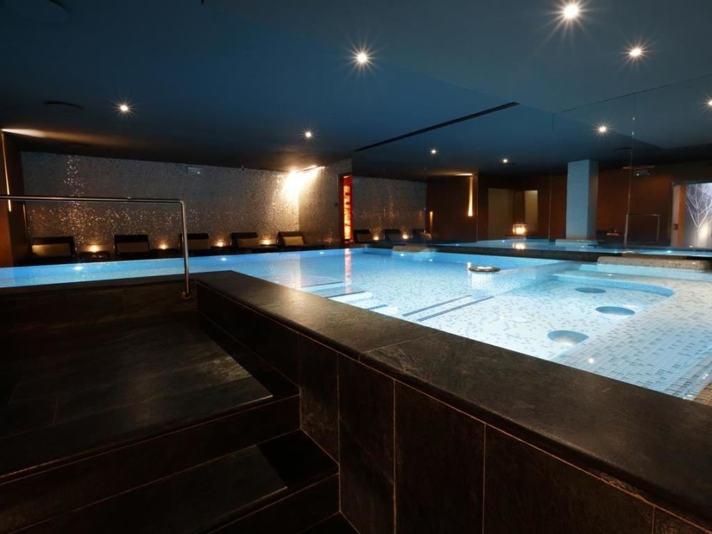 pools-indoor-pool