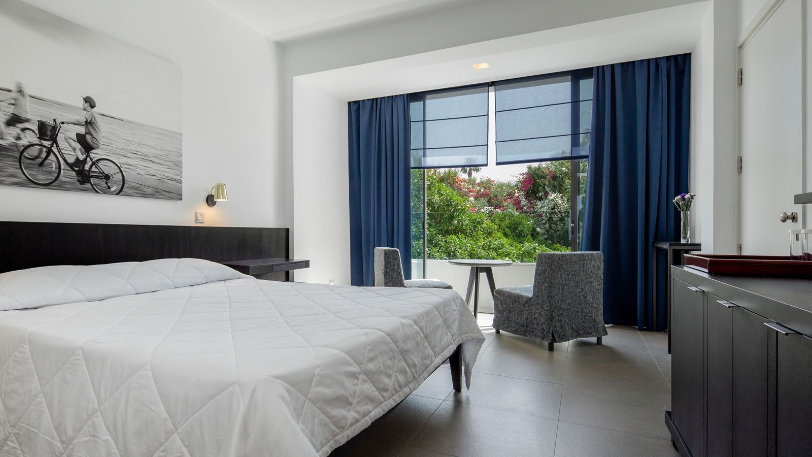 rooms-singleuse-standard-room-gardenview-terrace