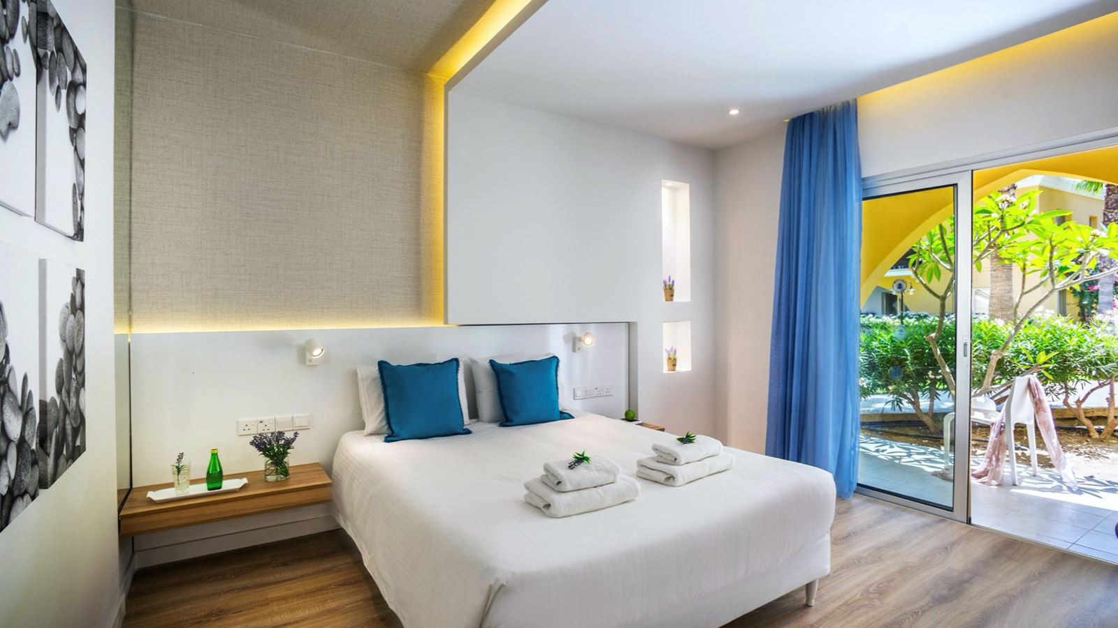 rooms-superior-one-bedroom-garden-view-suite