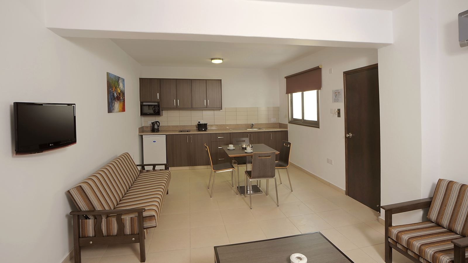 rooms-1-bedroom-room