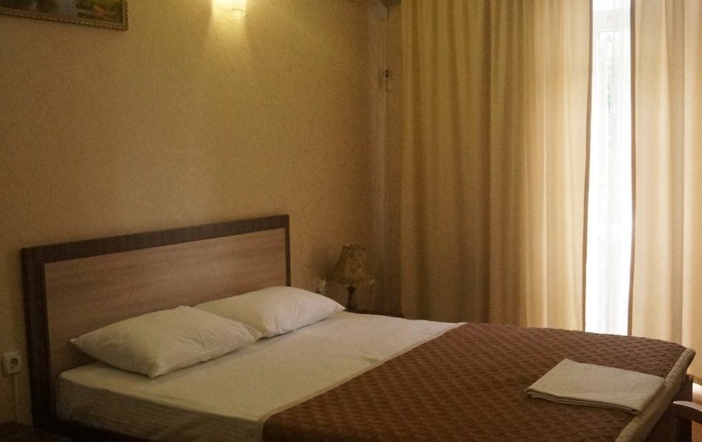 rooms-economy