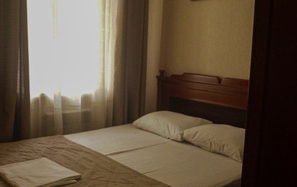 rooms-economy