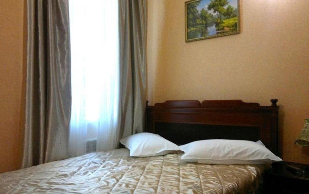 rooms-economy