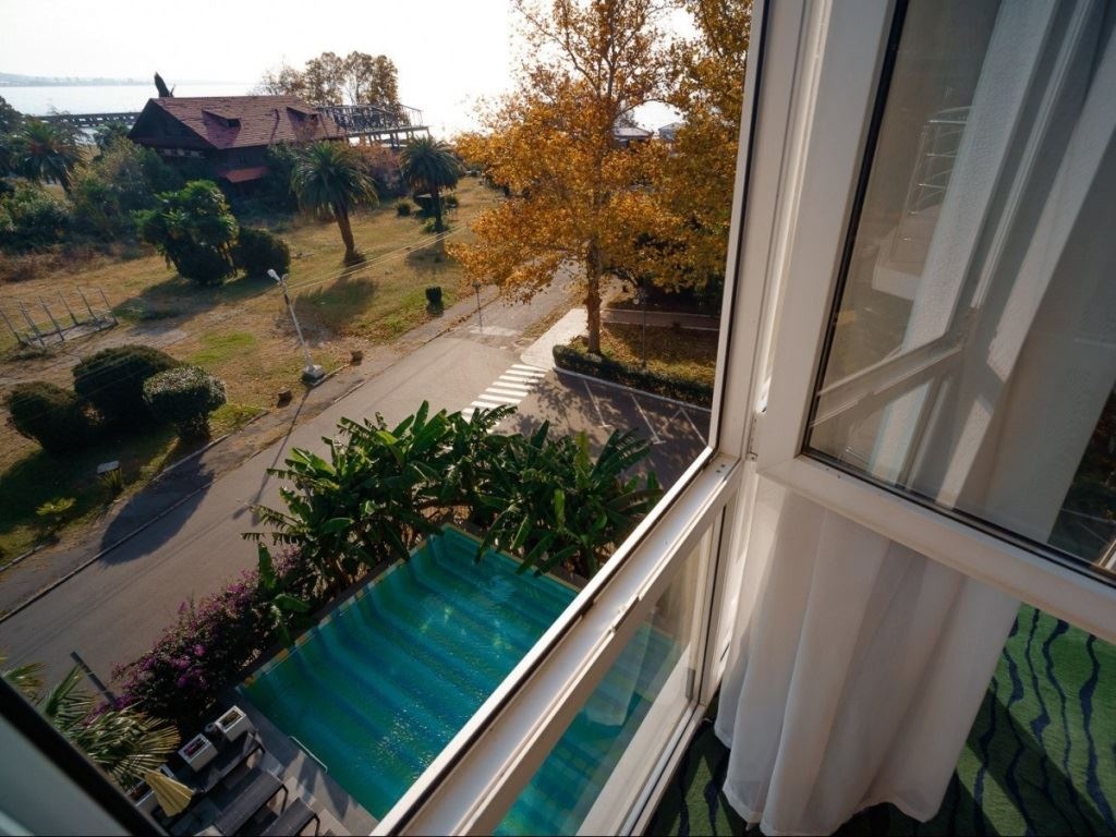 rooms-suite-with-balcony