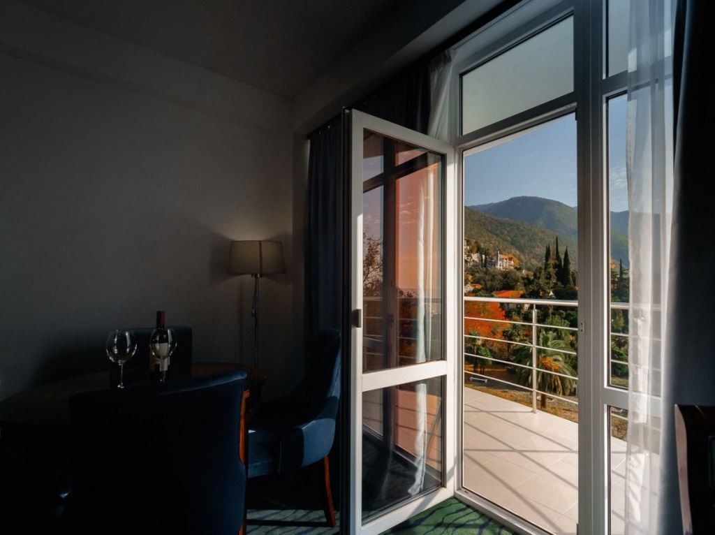 rooms-suite-with-balcony