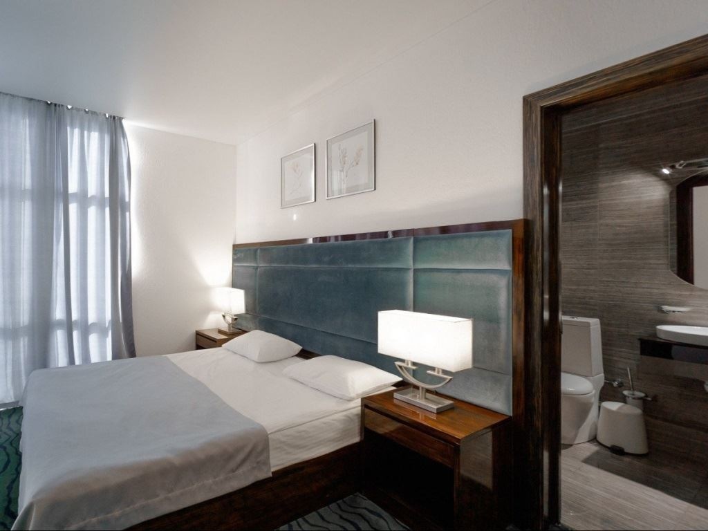 rooms-suite-with-balcony