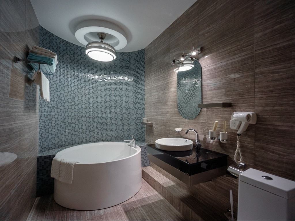 rooms-de-luxe-pool-view