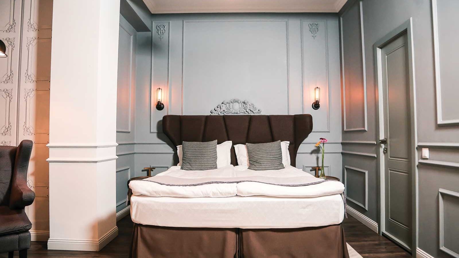 rooms-retro-s-balkonom