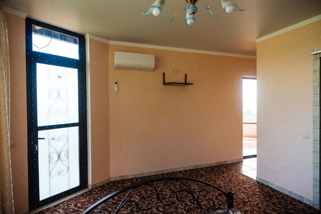 rooms-family-balcony