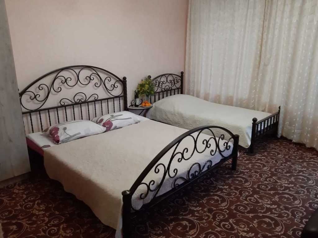 rooms-family-balcony