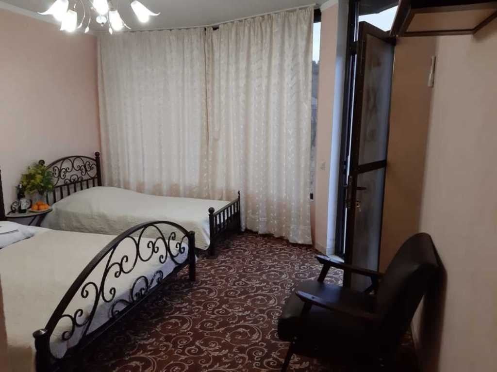 rooms-family-balcony