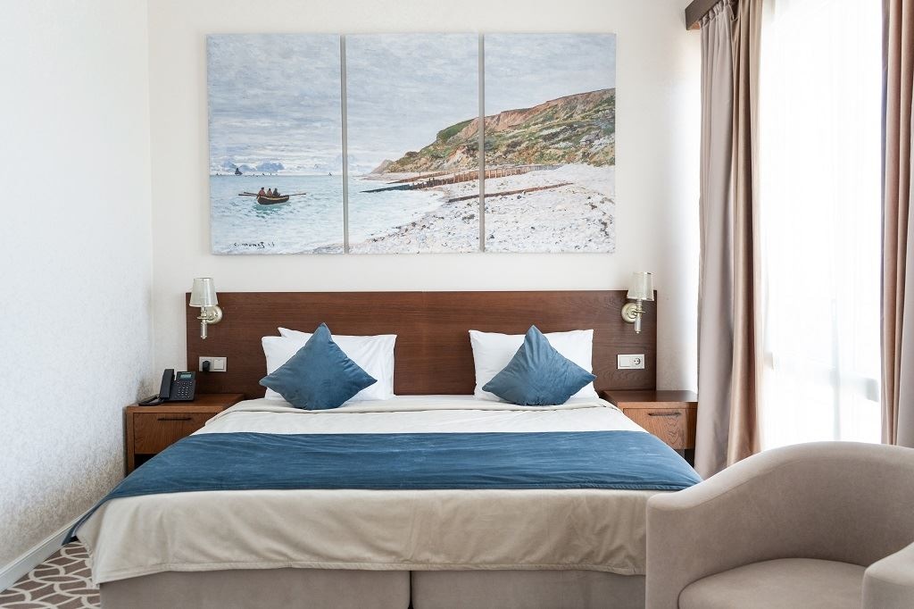 rooms-suite-with-balcony