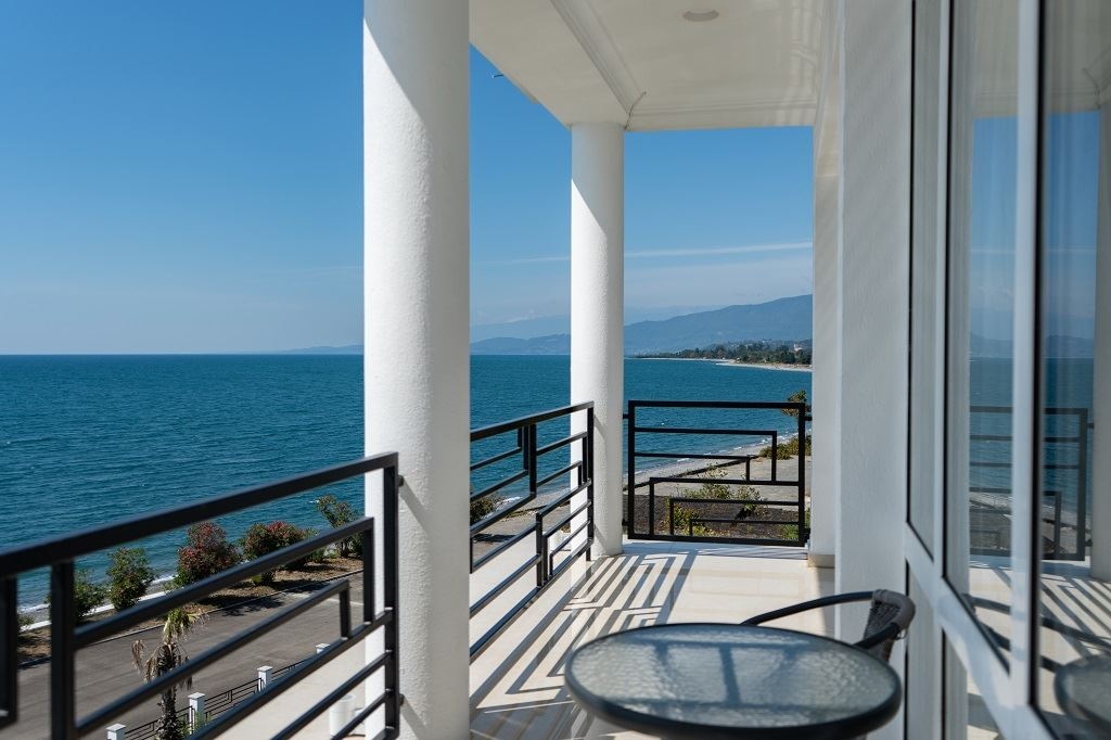 rooms-suite-with-balcony