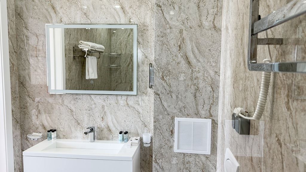 rooms-suite-with-balcony