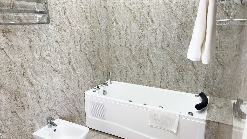 rooms-suite-with-balcony