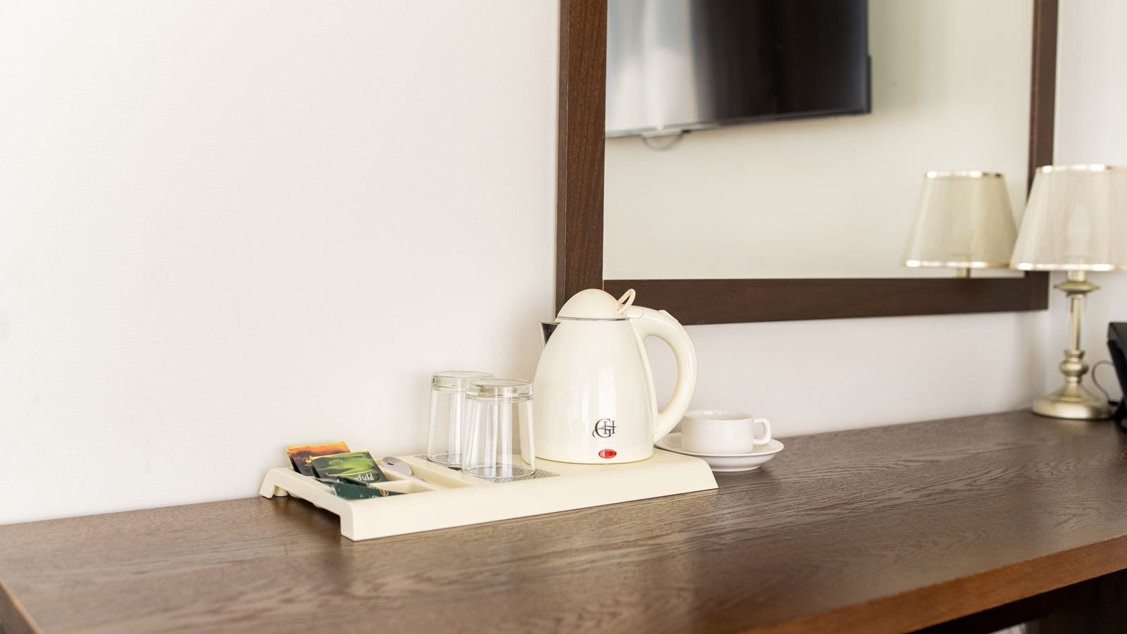 rooms-luxe-with-balcony