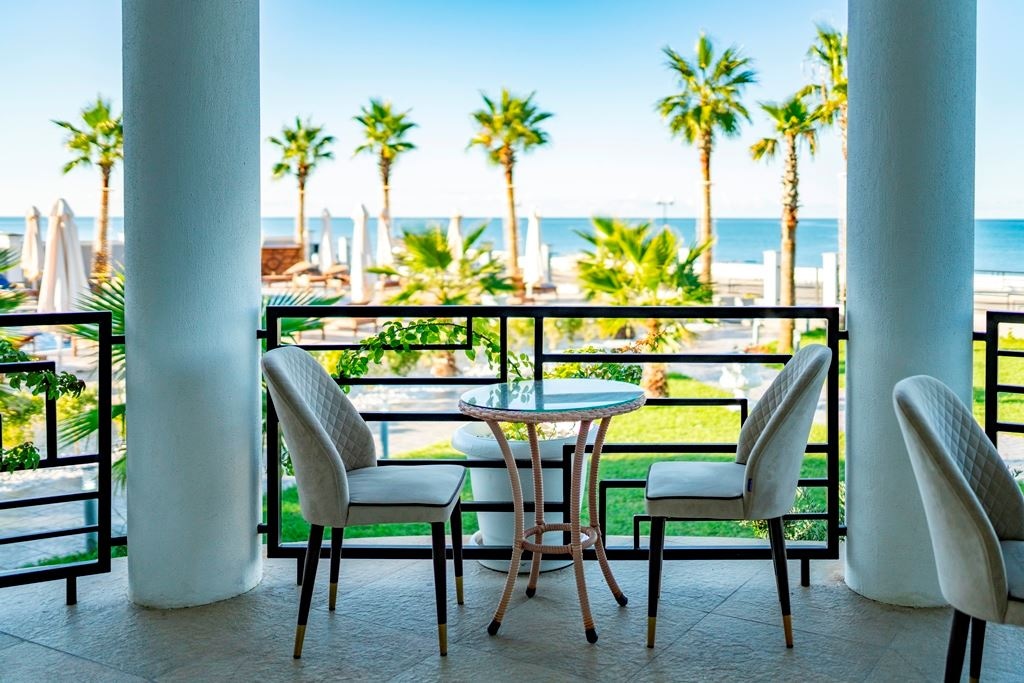 restaurants-restaurant