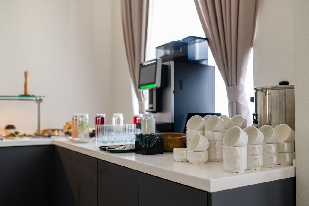 restaurants-restaurant