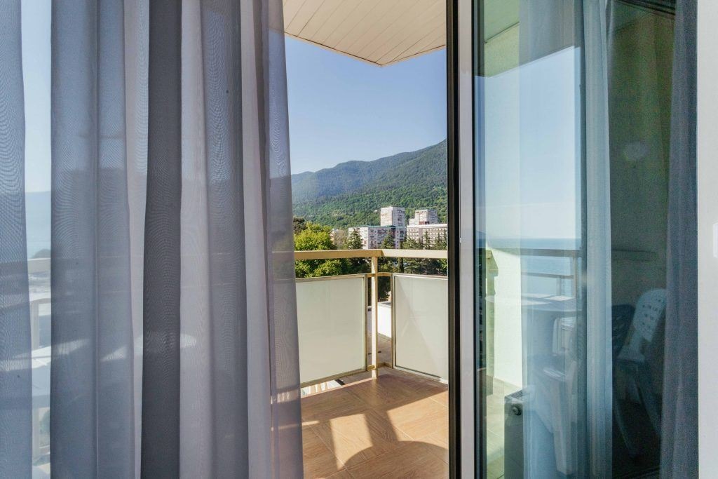 rooms-standart-superior-balcony-side-sea-view