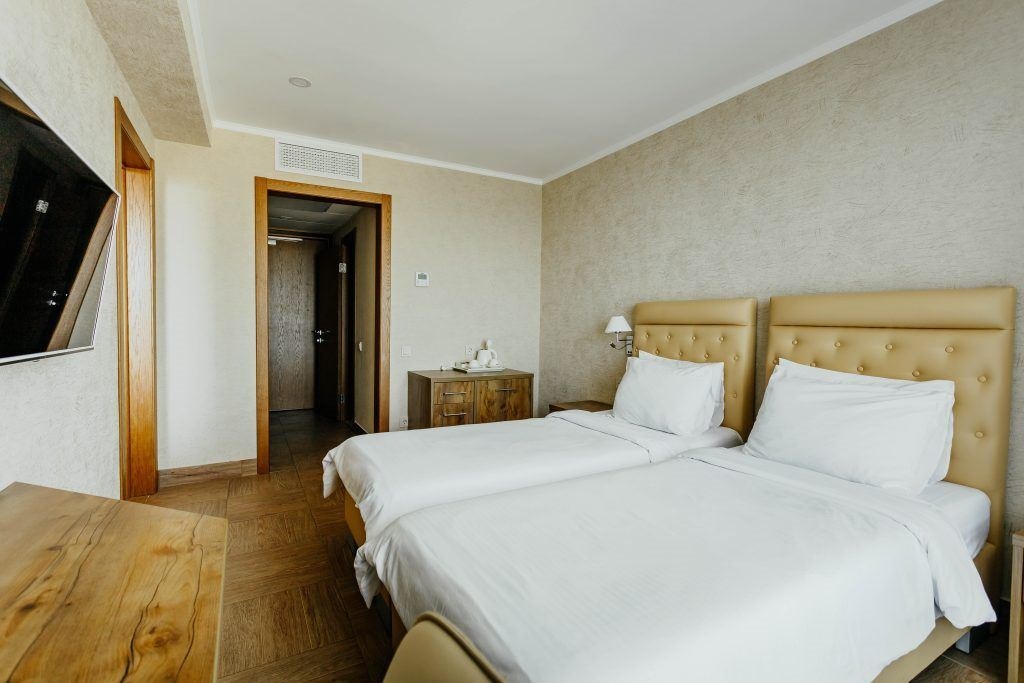 rooms-family-suite-balcony-side-sea-view