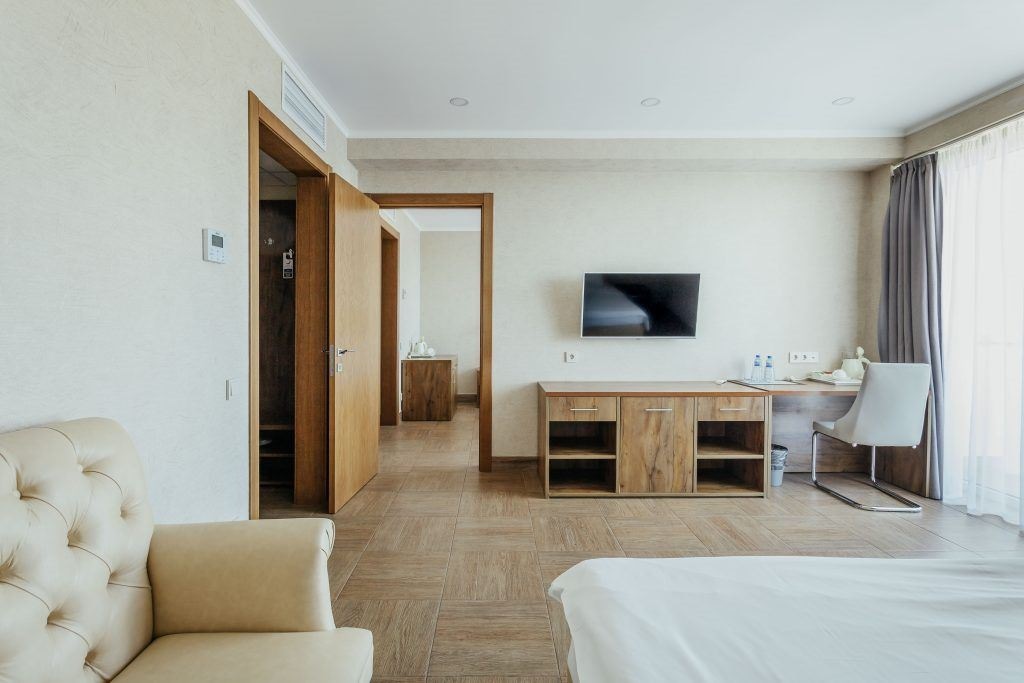 rooms-family-suite-balcony-side-sea-view