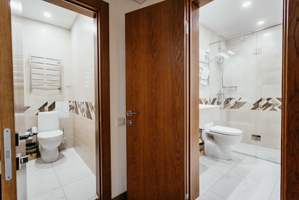 rooms-suite-balcony-side-sea-view