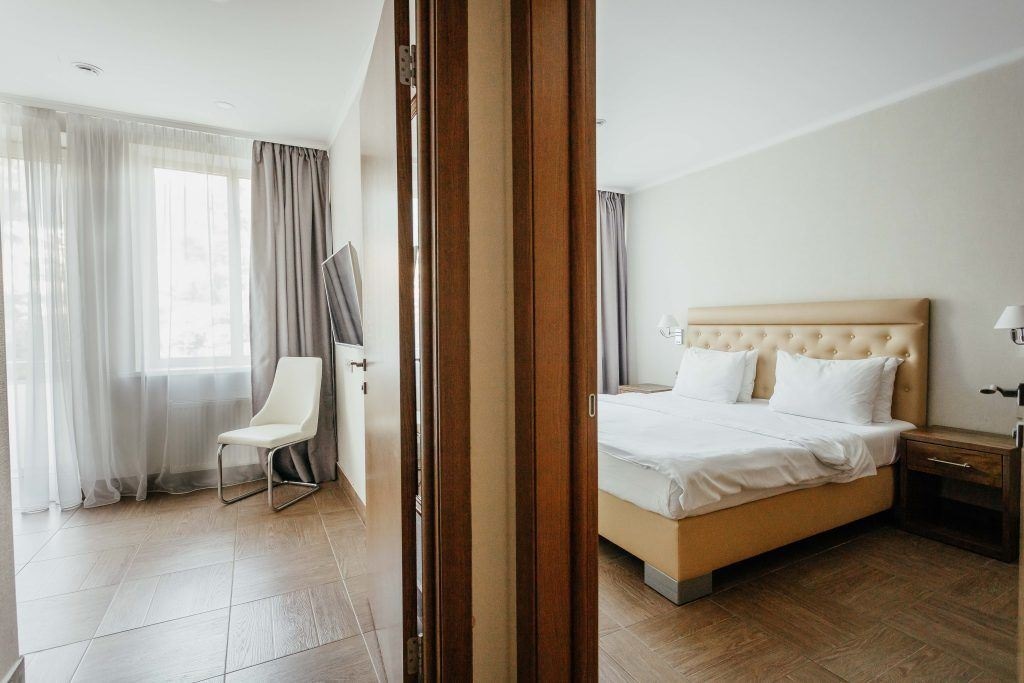 rooms-superior-2-rooms-with-balcony-park-view