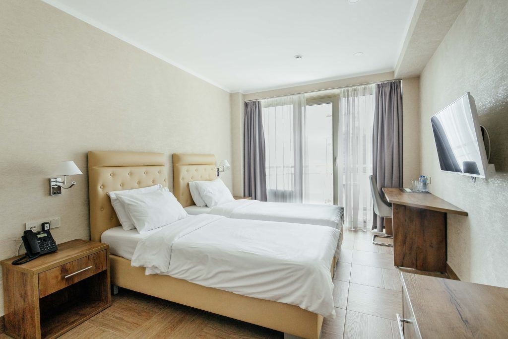 rooms-standart-with-balcony-park-view