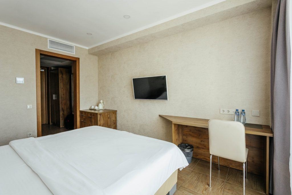 rooms-standart-with-balcony-park-view