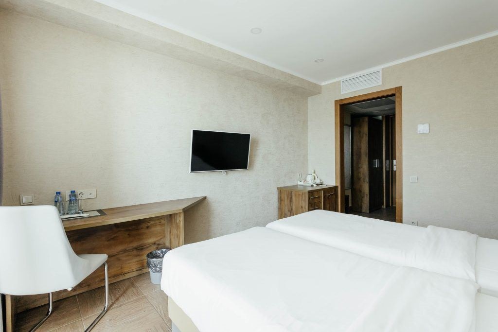 rooms-standart-with-balcony-park-view